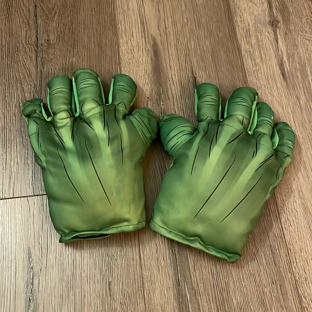 Incredible Hulk Costume Gloves